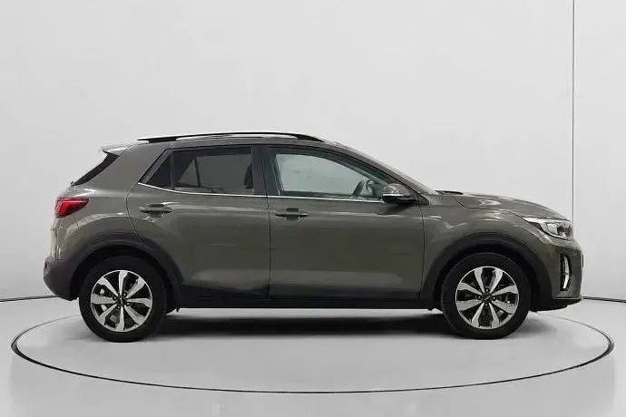 Usado Kia Stonic 120 CV (88 kW) 2022 Verde SUV