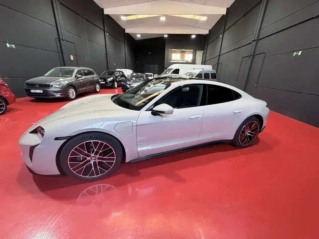 Usado Porsche Taycan 300 kW (408 CV) 2021 Beige Berlina