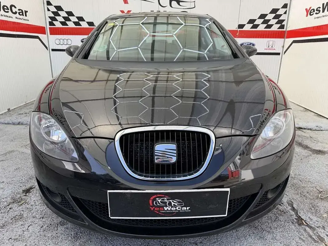 Usado Seat Leon Stylance 102 CV (75 kW) 2007 Negro Utilitario