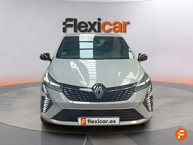 Usado Renault Clio Techno 90 CV (66 kW) 2025 Gris Utilitario