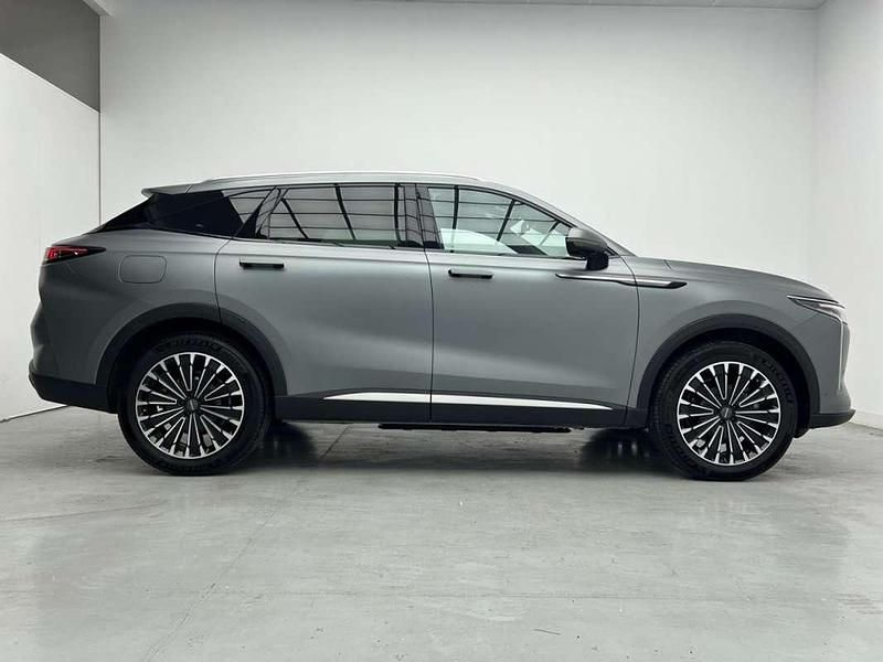 Usado Omoda 9 537 CV (394 kW) 2025 Gris gray gray SUV