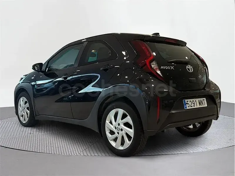 Usado Toyota Aygo X Play 72 CV (52 kW) 2024 Negro SUV