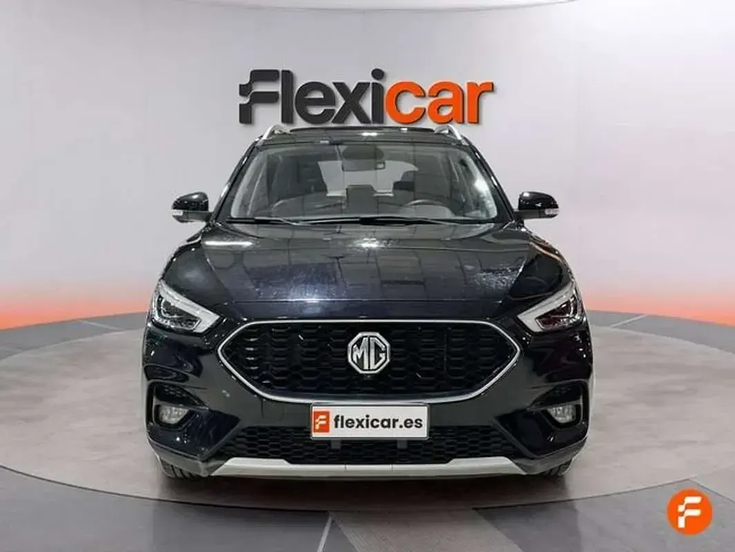 Begagnad MG ZS Luxury 111 HK (81 kW) 2023 Svart SUV
