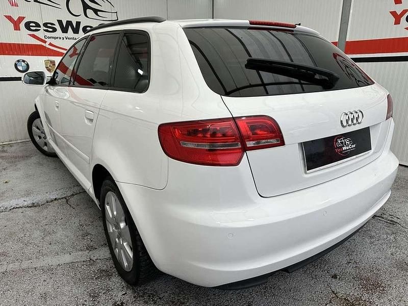 Usado Audi A3 Sportback Ambiente 105 CV (77 kW) 2011 Blanco Utilitario