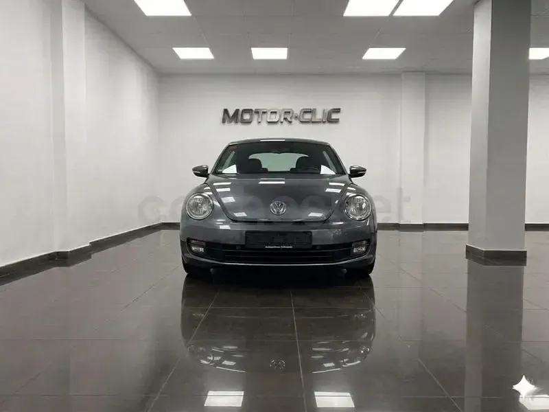 Usado VW Beetle Design 160 CV (117 kW) 2013 Gris / plata Utilitario