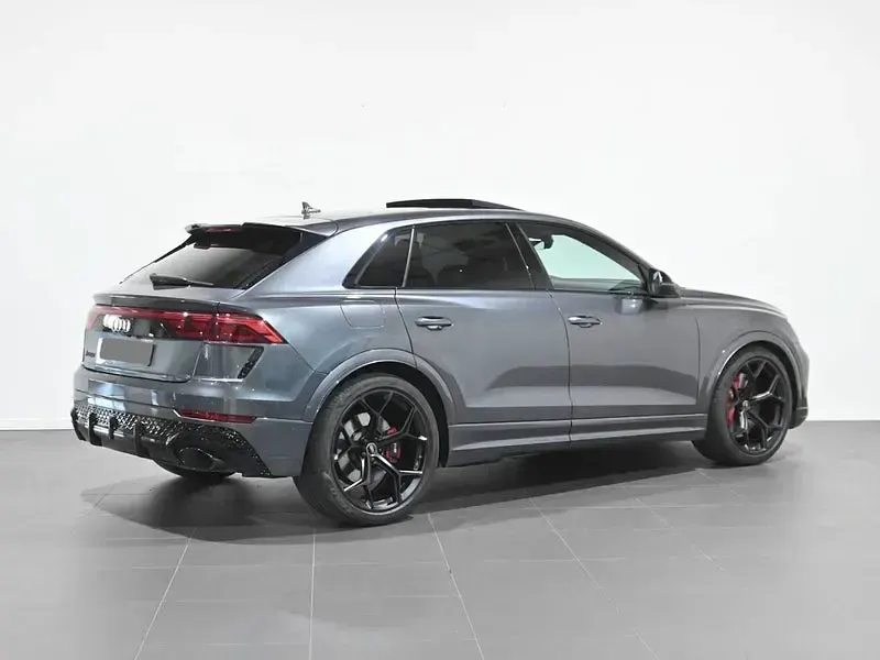 Usado Audi Q8 Performance 640 CV (470 kW) 2025 Gris / plata SUV
