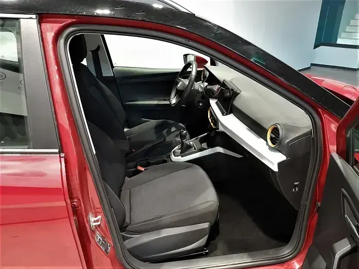 Usado Seat Arona Style 115 CV (84 kW) 2025 Rojo SUV