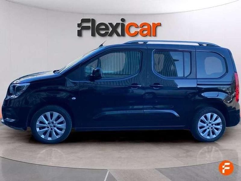 Usado Opel Combo Life Innovation 102 HP (75 kW) 2020 Preto Monovolume