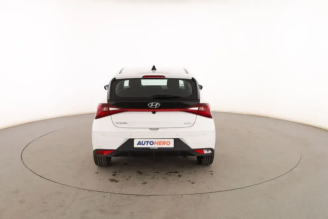 Usado Hyundai i20 101 CV (74 kW) 2022 Blanco Utilitario