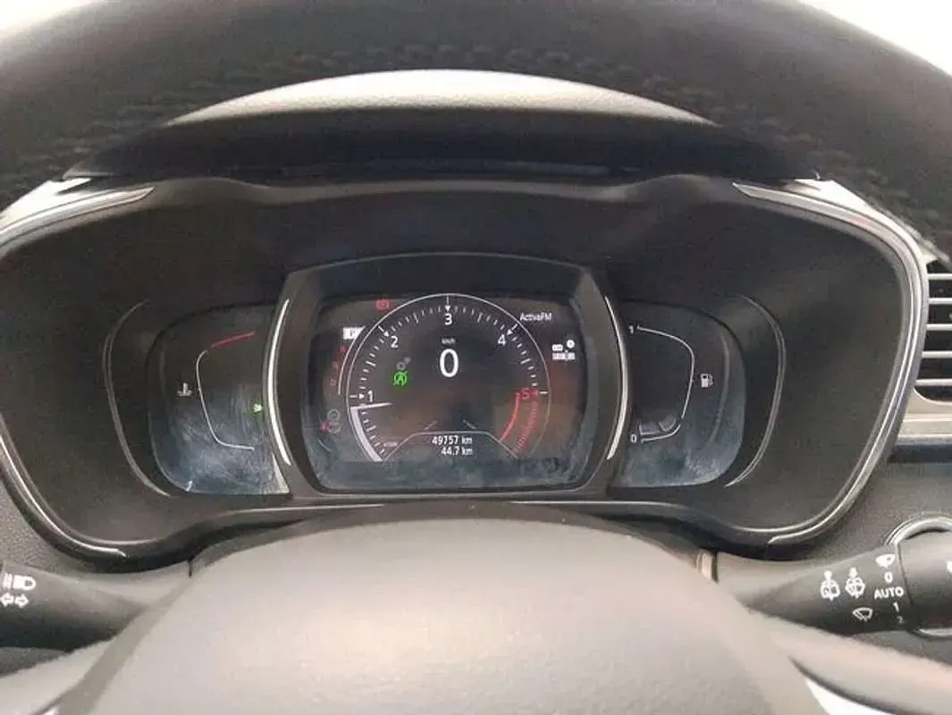 Usado Renault Kadjar Zen 116 CV (85 kW) 2021 Gris SUV