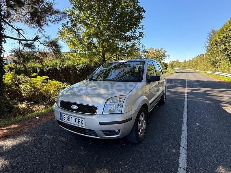 Gris / plata Usado 2003 Ford Fusion Berlina | 2400 € (Caro) - Imagen 1/4