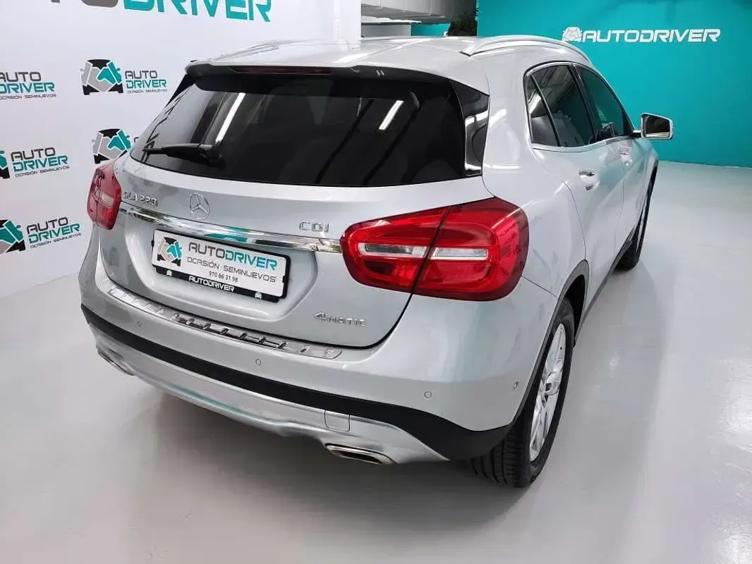 Usado Mercedes GLA220 Urban 170 CV (125 kW) 2016 Gris SUV