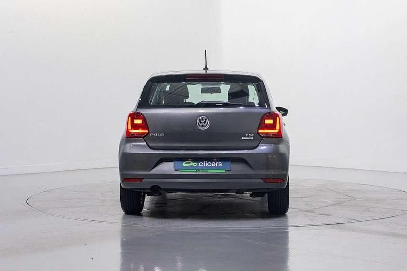 Usado VW Polo Advance 90 CV (66 kW) 2016 Gris Utilitario