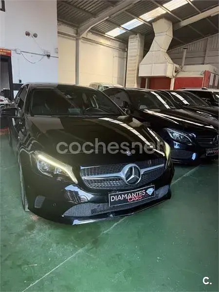 Usado Mercedes C180 120 CV (88 kW) 2015 Azul Familiar