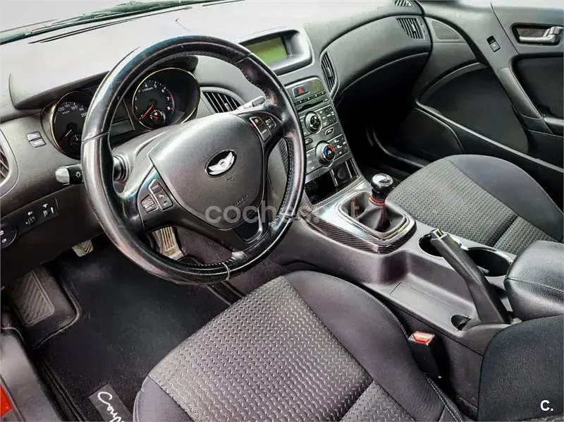 Usado Hyundai Genesis Sport 213 CV (156 kW) 2011 Rojo Coupe