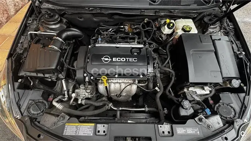 Usado Opel Insignia Cosmo 140 CV (102 kW) 2009 Gris / plata Berlina