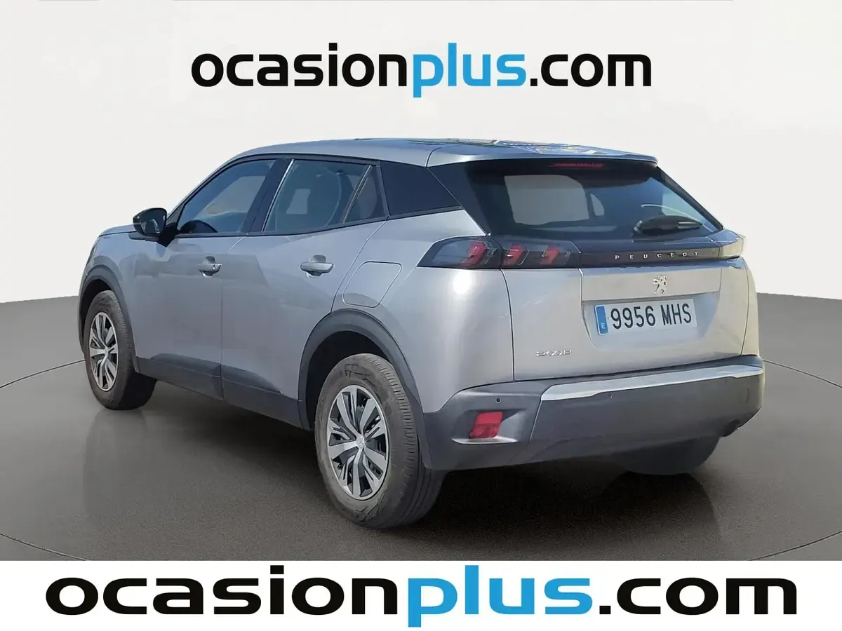 Usado Peugeot 2008 Active 101 CV (74 kW) 2023 Gris SUV