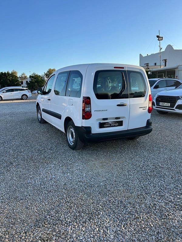 Usado Peugeot Partner Tepee Access 75 CV (55 kW) 2018 Blanco Monovolumen