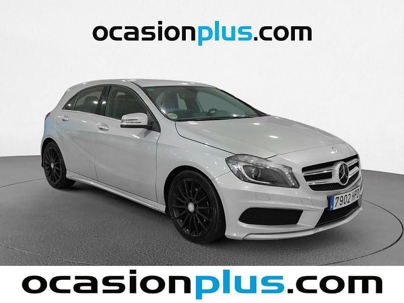 Usado Mercedes A200 AMG line 136 CV (100 kW) 2013 Gris plata Utilitario