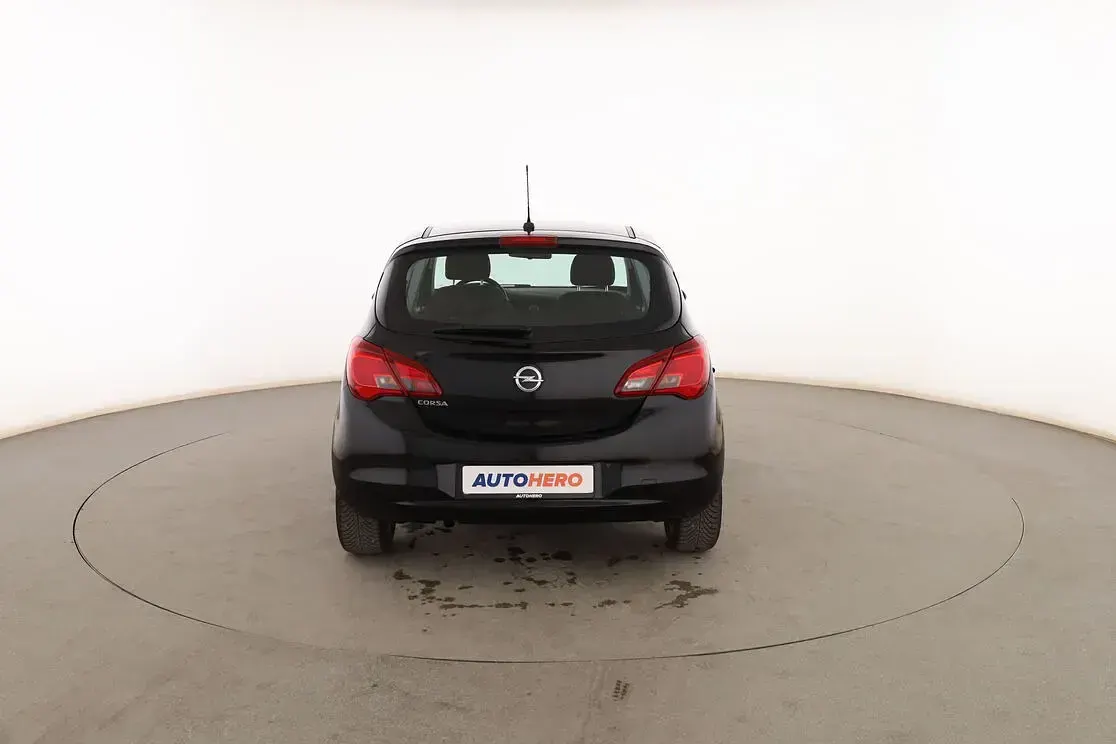 Usado Opel Corsa Selective 90 CV (66 kW) 2017 Negro Utilitario