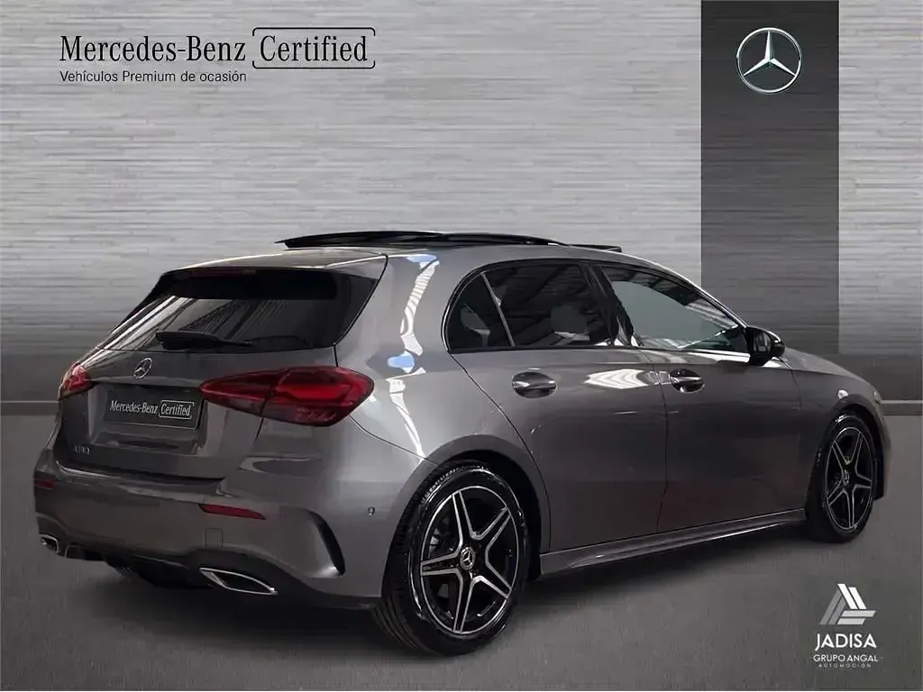 Usado Mercedes A180 136 CV (100 kW) 2025 Gris Berlina