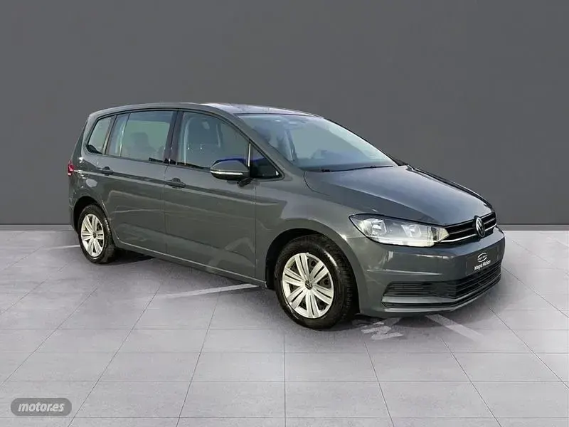 Usado VW Touran Trendline 113 CV (83 kW) 2020 Varios colores Monovolumen