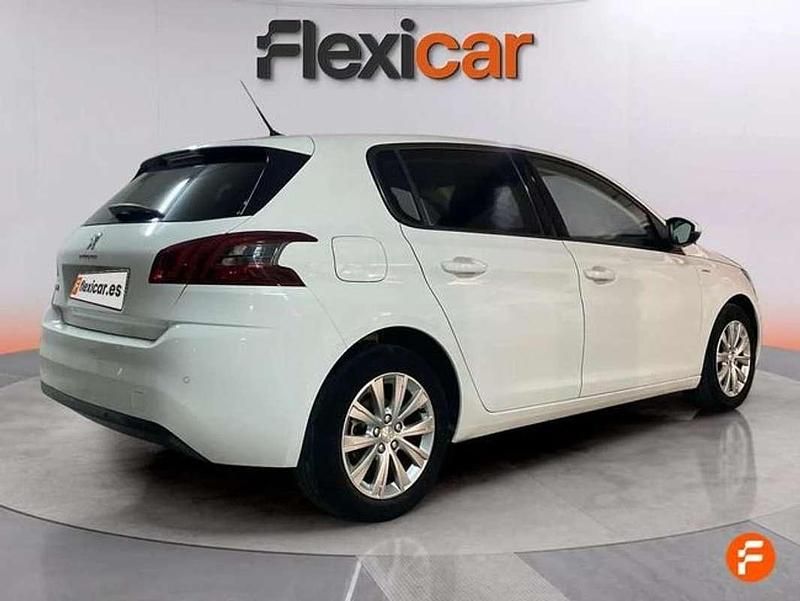 Usado Peugeot 308 Style 110 CV (80 kW) 2020 Blanco Utilitario