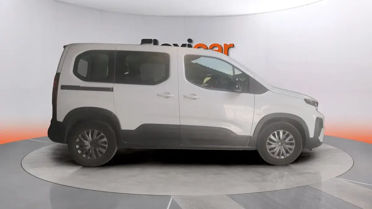 Usado Peugeot Rifter Allure 131 CV (96 kW) 2024 Blanco Monovolumen