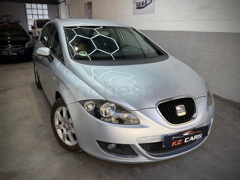 Usado Seat Leon Stylance 105 CV (77 kW) 2006 Gris / plata Utilitario