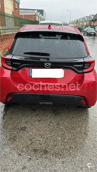Usado Mazda 2 116 CV (85 kW) 2023 Rojo Utilitario