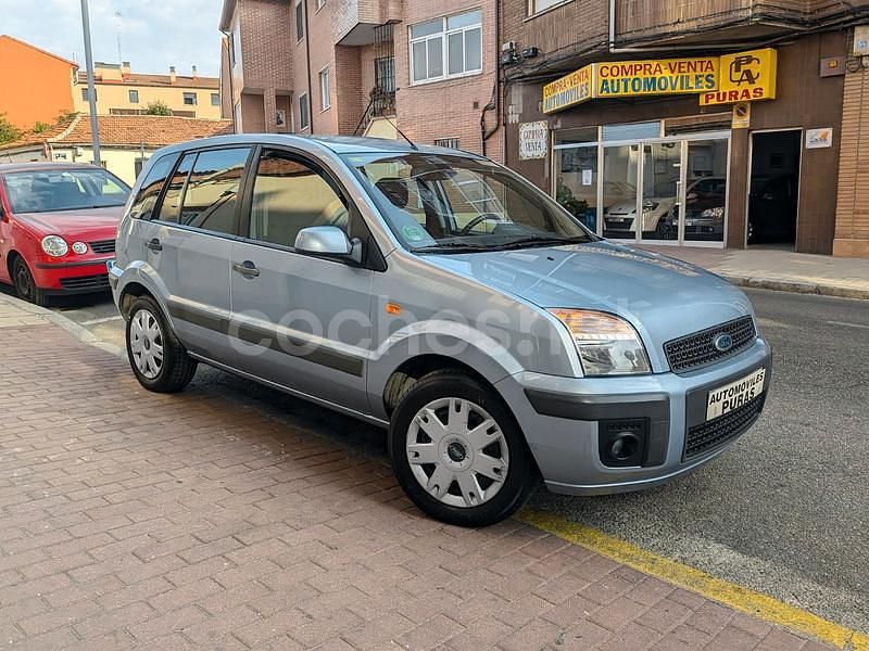 Azul Usado 2007 Ford Fusion Ambiente Berlina | 6900 € (Caro) - Imagen 1/4