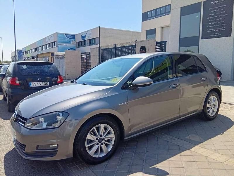 Usado VW Golf VII Edition 105 CV (77 kW) 2014 Gris Utilitario