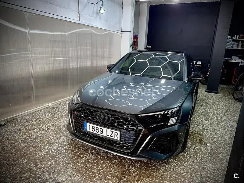 Usado Audi RS3 400 CV (294 kW) 2022 Gris / plata Berlina