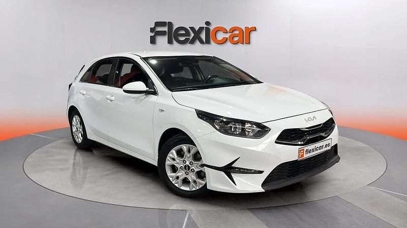 Usado Kia Ceed 101 CV (74 kW) 2022 Blanco Utilitario
