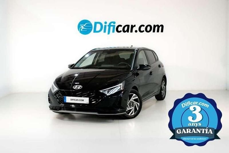 Usado Hyundai i20 102 CV (75 kW) 2024 Negro Berlina
