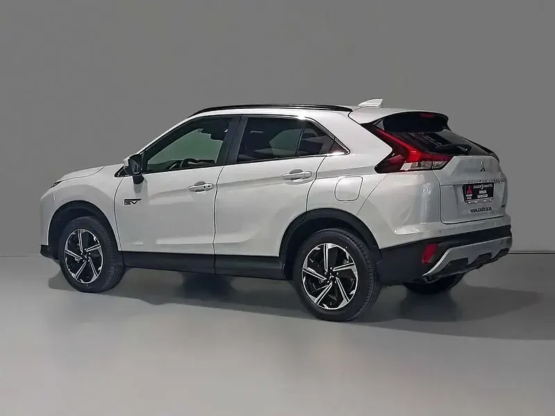 Usado Mitsubishi Eclipse Cross 188 CV (138 kW) 2025 Rojo SUV