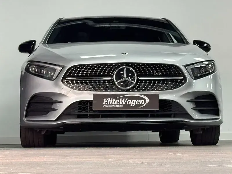 Usado Mercedes A250 218 CV (160 kW) 2022 Gris / plata Berlina
