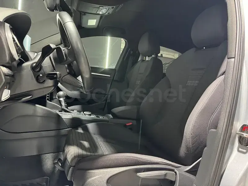 Usado Audi A3 S-Line 116 CV (85 kW) 2018 Gris / plata Berlina