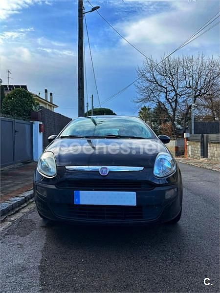 Usado Fiat Punto Active 77 CV (56 kW) 2010 Negro Utilitario