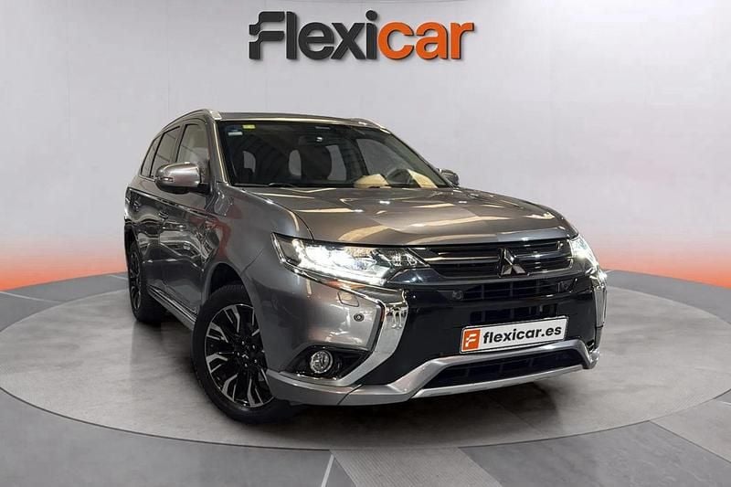 Gris Usado 2016 Mitsubishi Outlander P-HEV | 17.390 € (Precio justo) - Imagen 1/4