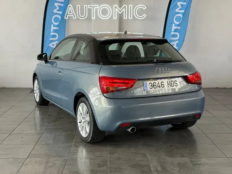Usado Audi A1 Attraction 105 CV (77 kW) 2013 Azul Utilitario