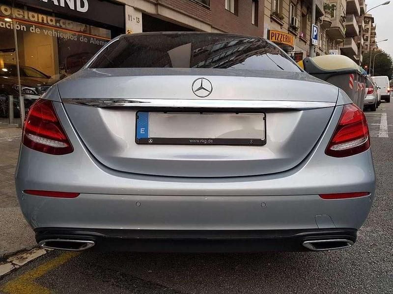 Usado Mercedes E220 Avantgarde 194 CV (142 kW) 2016 Plateado Berlina