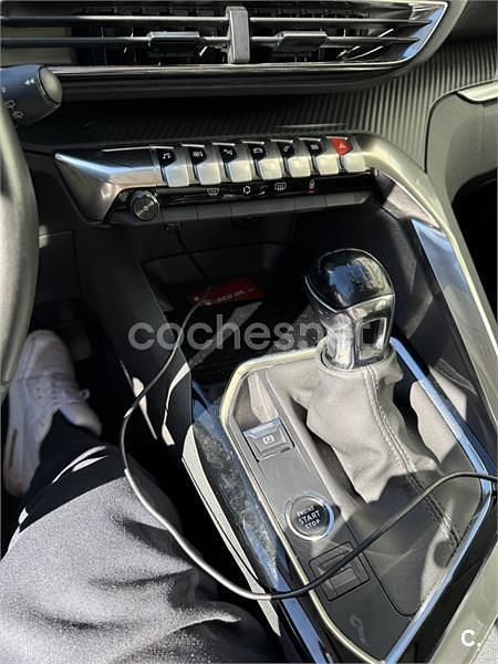 Usado Peugeot 3008 Active 130 CV (95 kW) 2022 Azul SUV