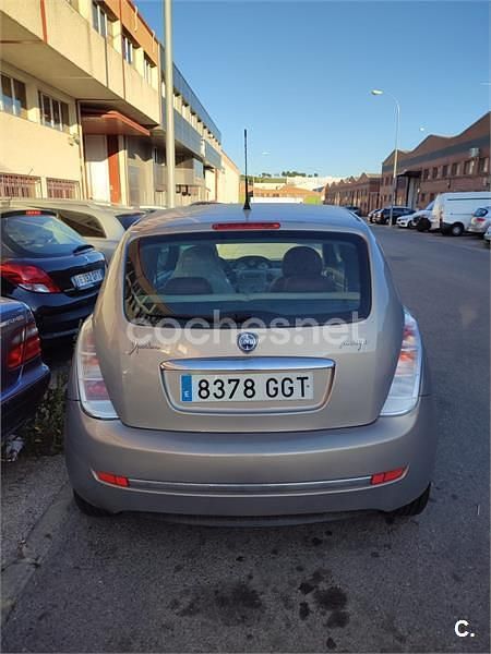 Beige Usado 2008 Lancia Ypsilon Utilitario | 2500 € - Imagen 1/2