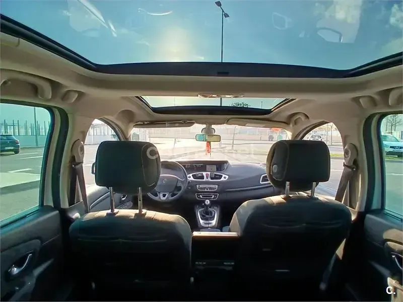 Usado Renault Scenic E-Tech 110 CV (80 kW) 2010 Blanco Monovolumen