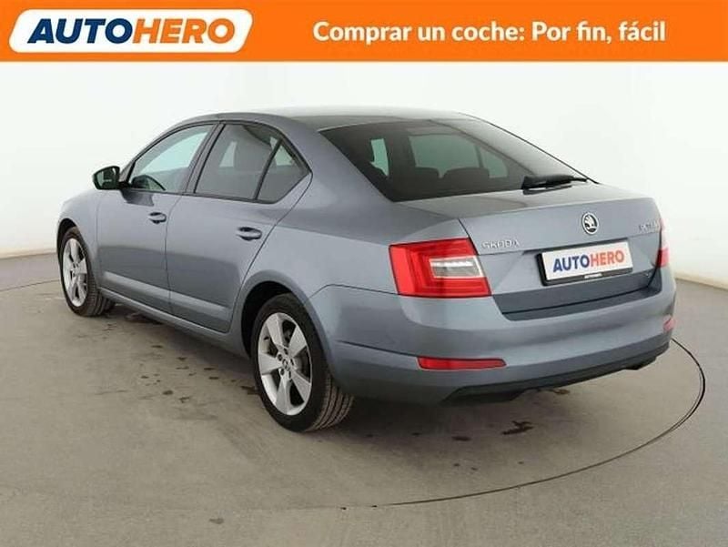 Usado Skoda Octavia Elegance 105 CV (77 kW) 2014 Gris Utilitario