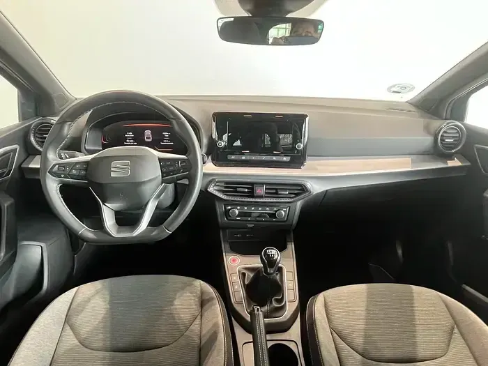 Usado Seat Ibiza 115 CV (84 kW) 2025 Azul Utilitario