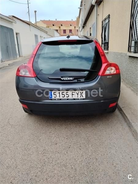 Usado Volvo C30 Summum 109 CV (80 kW) 2007 Beige Utilitario