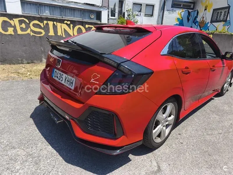 Usado Honda Civic Elegance 129 CV (94 kW) 2018 Rojo Berlina