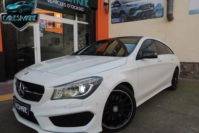 Usado Mercedes CLA250 Business 211 CV (155 kW) 2015 Berlina